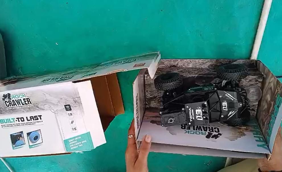 RC Monster Truck Crawler